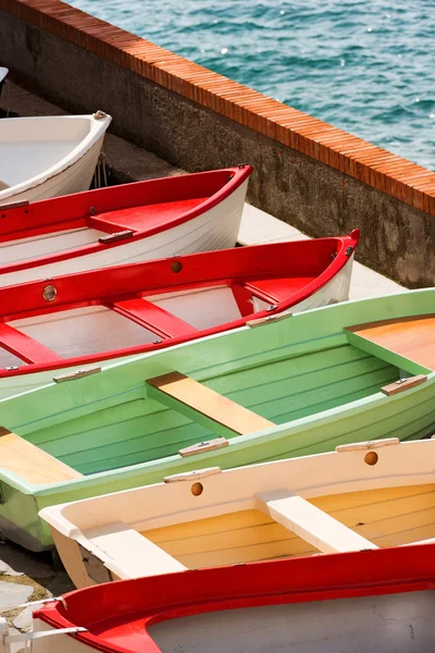 Barcos de remo em Liguria Itália — Fotografia de Stock