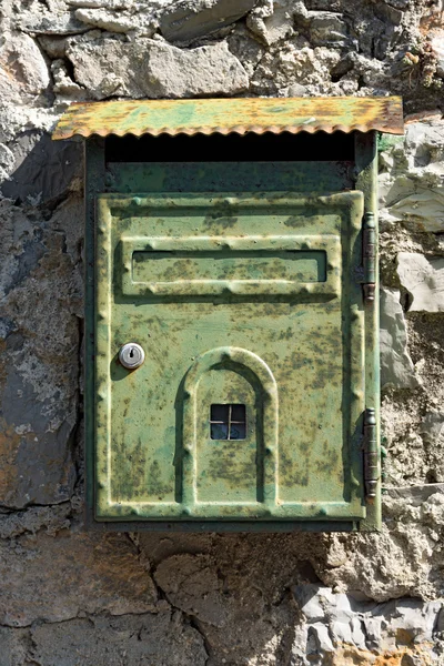 Buzón de metal oxidado - Portovenere Italia — Foto de Stock