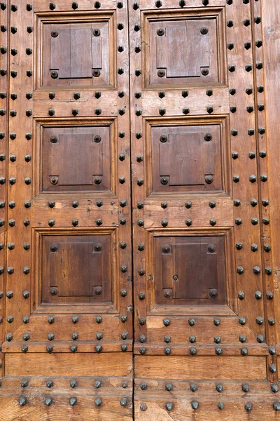 Ancient Wooden Door with Studs — Stock Photo, Image