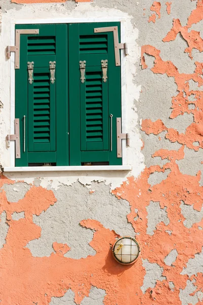 Zvětralé zdi - Itálie Liguria — Stock fotografie