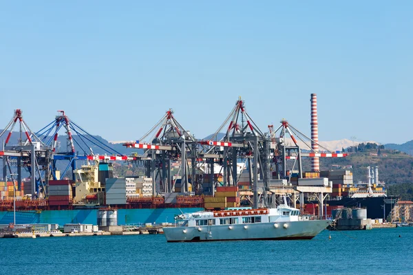 ラ ・ スペツィアの港 - リグーリア州イタリア — ストック写真