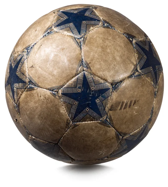 Bola de futebol velho isolado no branco — Fotografia de Stock