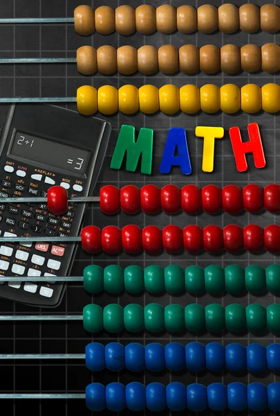 Färgglada trä Abacus och kalkylator — Stockfoto