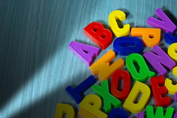 Abc - bunte magnetische Buchstaben — Stockfoto