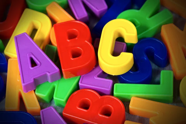 Abc - bunte magnetische Buchstaben — Stockfoto