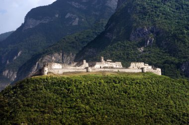 Beseno Kalesi (Castello di Beseno) - Trento İtalya