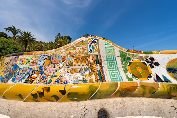 Keramische bank park guell - barcelona Spanje — Stockfoto