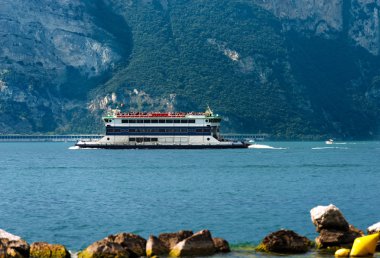 Tekne - Garda Gölü İtalya feribot