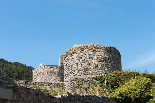 Ruiny wiatraków w Portovenere, Włochy — Zdjęcie stockowe