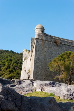 Portovenere Castle bir nöbetçi kutusuyla - Liguria İtalya