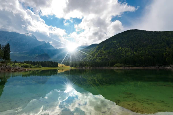 Lago di Fusine - Friuli Italia — Foto de Stock