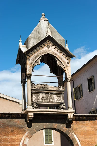 Hrobka Guglielmo da Castelbarco - Itálie — Stock fotografie