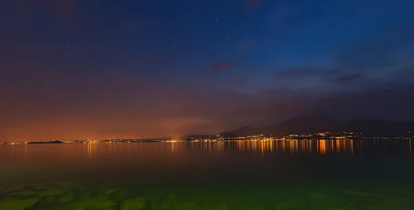 Lago de Garda por la noche - Italia —  Fotos de Stock