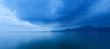 Garda Gölü akşam - İtalya