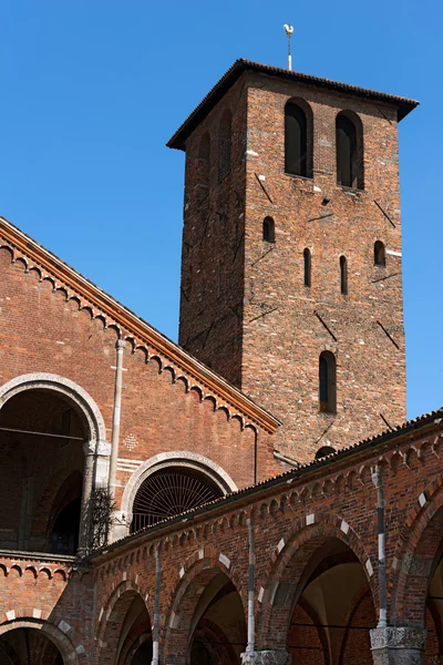 Basilika des heiligen ambrogio - milano italien — Stockfoto
