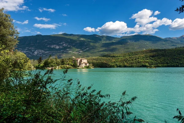 Lago Toblino Lago Toblino Com Castelo Medieval Pequeno Lago Alpino — Fotografia de Stock