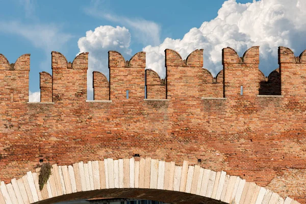 Detail Starobylého Mostu Ponte Scaligero Blízkosti Castelvecchio Starý Hrad Centru — Stock fotografie