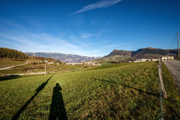 Lessinia Plateau Altopiano Della Lessinia Com Pequena Aldeia Sant Anna — Fotografia de Stock