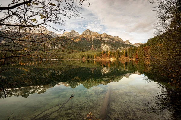 Lago Tovel Lago Tovel Brenta Dolomites Otoño Alpes Italianos Parque — Foto de Stock