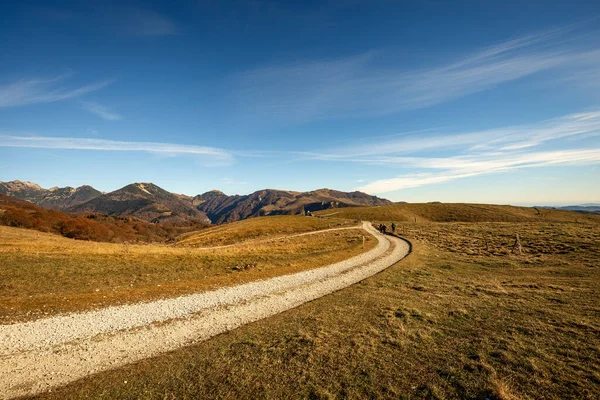 Küçük Dolomitler Olarak Adlandırılan Monte Carega Nın Sıradağları Lessinia Platosu — Stok fotoğraf