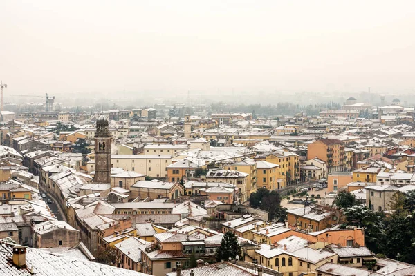 Вид Воздуха Центр Вероны Зимой Снегом Церковью Сан Томмазо Бекет — стоковое фото