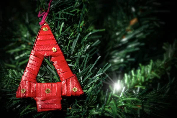 Extreme Closeup Small Red Christmas Tree Made Woven Straw Hanging — Stock Photo, Image