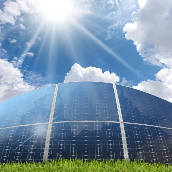 Grupo Paneles Solares Cielo Azul Con Nubes Rayos Sol Vista —  Fotos de Stock