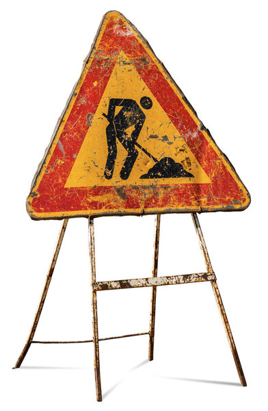 Мужчины за работой или работа в движении, старый и ржавый дорожный знак на белом фоне, Италия, Европа. Фотография.