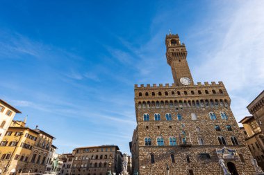 Floransa 'nın ana meydanı olan Piazza della Signoria' da ortaçağ sarayı Vecchio (1299), Neptün çeşmesi ve Michelangelo 'lu David bulunur. UNESCO dünya mirası bölgesi. Toskana, İtalya, Avrupa.