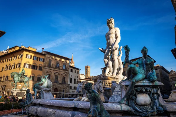 フィレンツェ イタリア 2013年1月3日 ネプチューン噴水 ローマの神 バルトロメオ アンマンナティによる1560 1565 シニョリア広場 フィレンツェのダウンタウン — ストック写真
