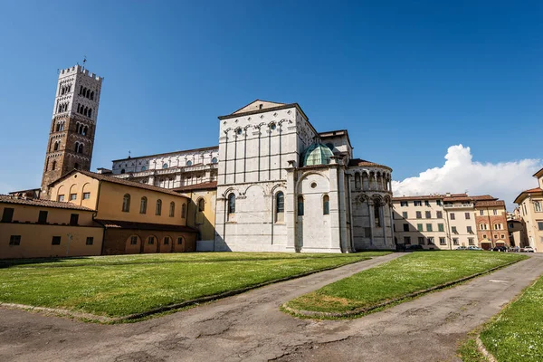 Seitenansicht Der Mittelalterlichen Kathedrale San Martino Sankt Martin Romanischen Gotischen — Stockfoto