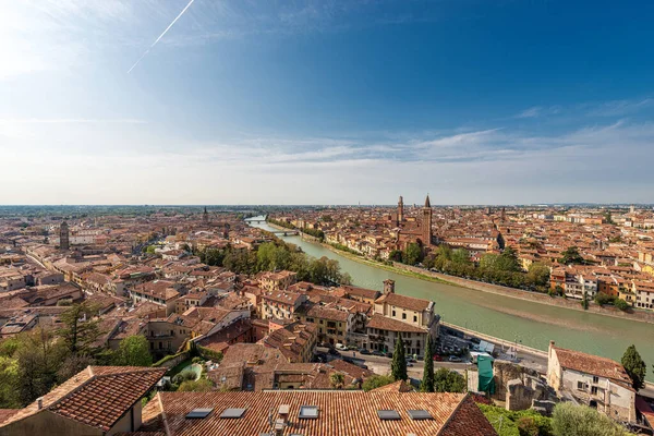 Paisagem Urbana Verona Vista Colina Verão Com Rio Adige Torre — Fotografia de Stock