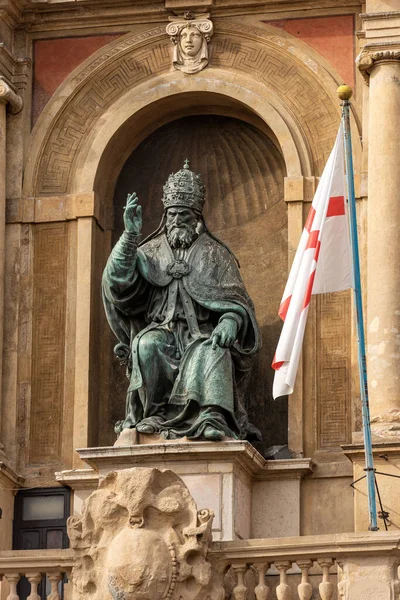 Estátua Bronze Papa Gregório Xiii Gregório Pelo Artista Alessandro Menganti — Fotografia de Stock