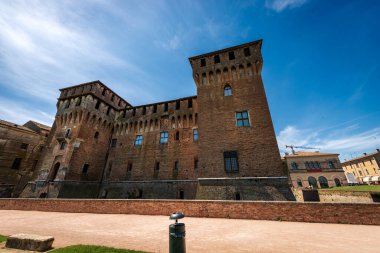 Saint George (Castello di San Giorgio, 1395-1406), Mantua 'da, Palazzo Ducale veya Gonzaga Kraliyet Sarayı' nın bir parçası olan ortaçağ kalesi. Lombardy, İtalya, Güney Avrupa.