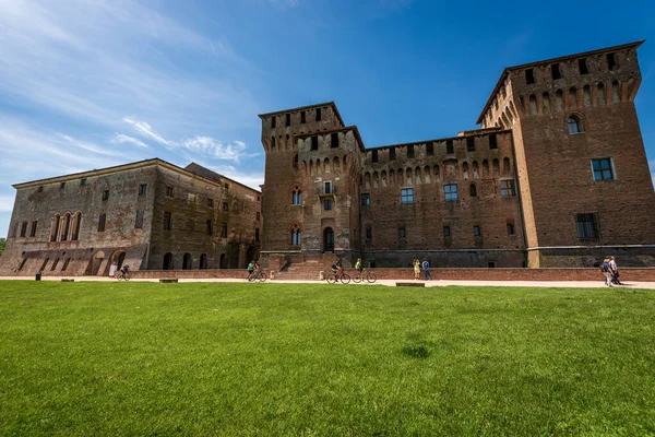 Saint George (Castello di San Giorgio, 1395-1406), Mantua 'da, Palazzo Ducale veya Gonzaga Kraliyet Sarayı' nın bir parçası olan ortaçağ kalesi. Lombardy, İtalya, Güney Avrupa.