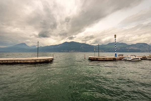 Jestem Lago Garda Widok Jezioro Garda Portu Małej Miejscowości Castelletto — Zdjęcie stockowe