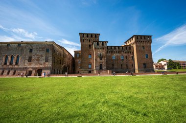 Saint George (Castello di San Giorgio, 1395-1406), Mantua 'da, Palazzo Ducale veya Gonzaga Kraliyet Sarayı' nın bir parçası olan ortaçağ kalesi. Lombardy, İtalya, Güney Avrupa.