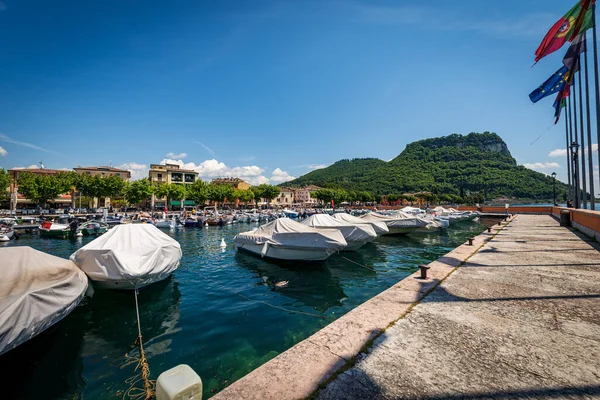 Haven Van Het Stadje Garda Toeristenoord Aan Kust Van Het — Stockfoto