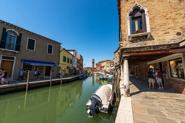 Murano Italië Juni 2021 Kanaal Met Aangemeerde Boten Murano Eiland — Stockfoto