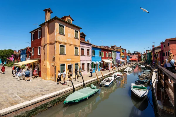 Burano Italie Juin 2021 Maisons Multicolores Dans Île Burano Canal — Photo