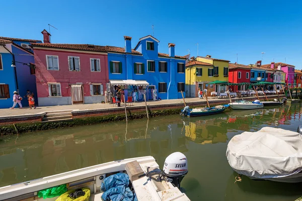 Burano Italië Juni 2021 Multi Gekleurde Huizen Burano Eiland Een — Stockfoto