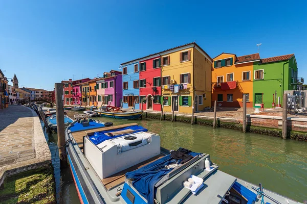 Île Burano Dans Lagune Vénitienne Avec Belles Maisons Multicolores Couleurs — Photo