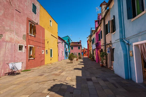 Gamla Och Små Vackra Flerfärgade Hus Ljusa Färger Burano Solig — Stockfoto