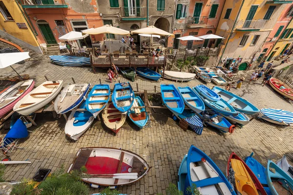 Riomaggiore Italië Juli 2021 Grote Groep Kleine Boten Afgemeerd Het — Stockfoto