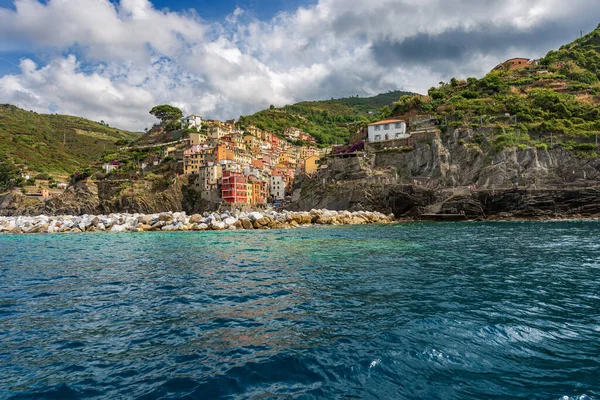 Riomaggiore Pueblo Visto Desde Mar Liguria Parque Nacional Cinque Terre —  Fotos de Stock