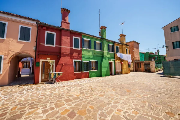 Burano Island Houses Bright Colors Clothes Hanging Clotheslines Dry Sun — Stock Photo, Image