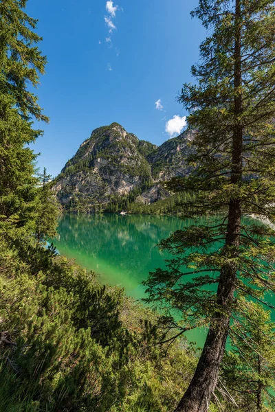 Lago Braies Pragser Wildsee Alpine Lake Mountain Peaks Small Great — Stock Photo, Image