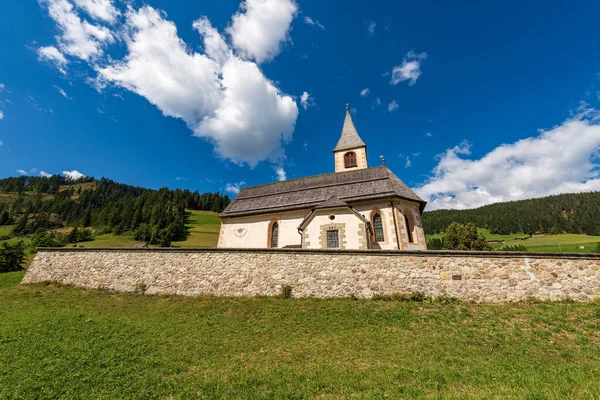 Malý Kostel San Vito Kirche Veit Údolí Braies Val Braies — Stock fotografie