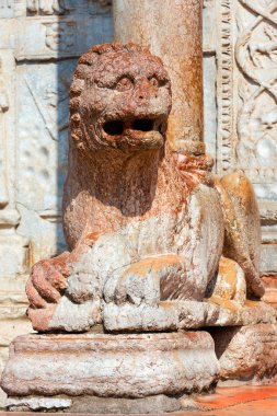 Basilica san zeno Verona - mermer aslan