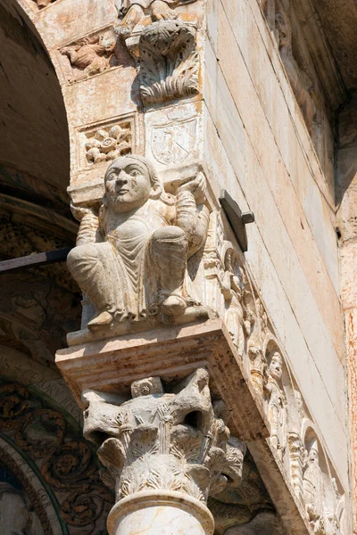 Basilikan san zeno verona - Italien — Stockfoto